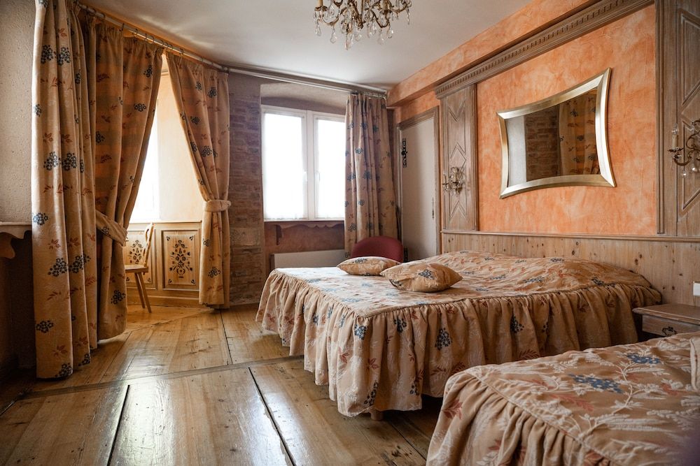 Hôtel Saint-Martin Suite (for 3) 2