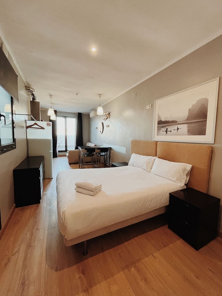 undefined Fira Centric Apartments by gaiarooms 3