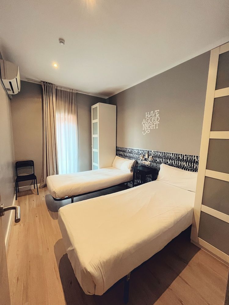 Fira Centric Apartments by gaiarooms Standard Apartment, 3 Bedrooms (5 people) 5