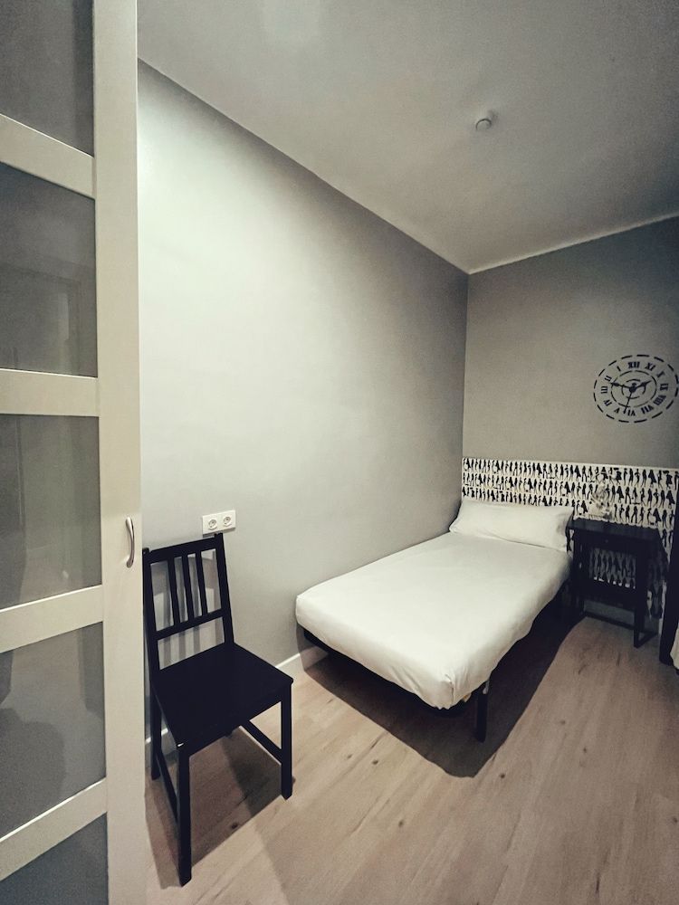 Fira Centric Apartments by gaiarooms Standard Apartment, 3 Bedrooms (5 people) 10