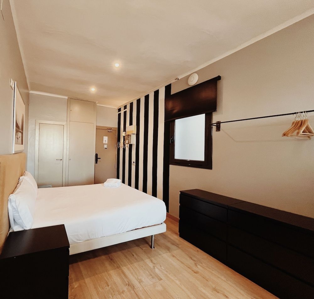 undefined Fira Centric Apartments by gaiarooms 7