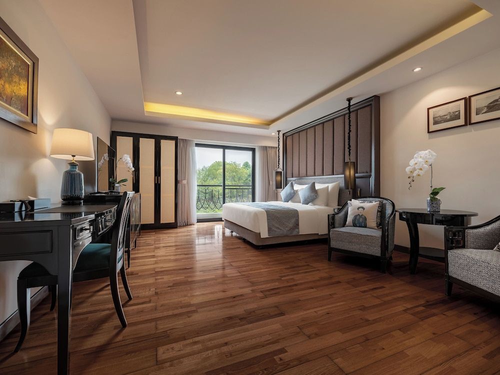 undefined Elegant Suites Westlake 5