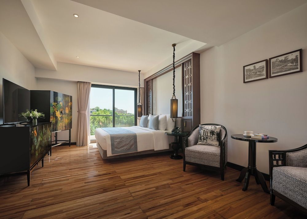 Elegant Suites Westlake Deluxe Double Room 2