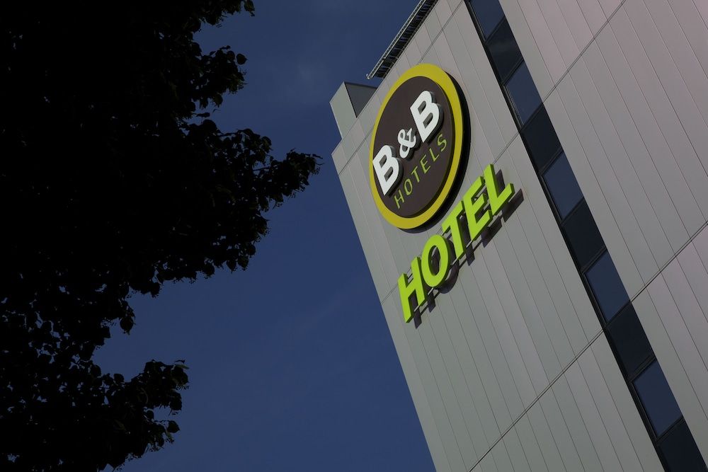 undefined B&B HOTEL Paris Porte des Lilas 10