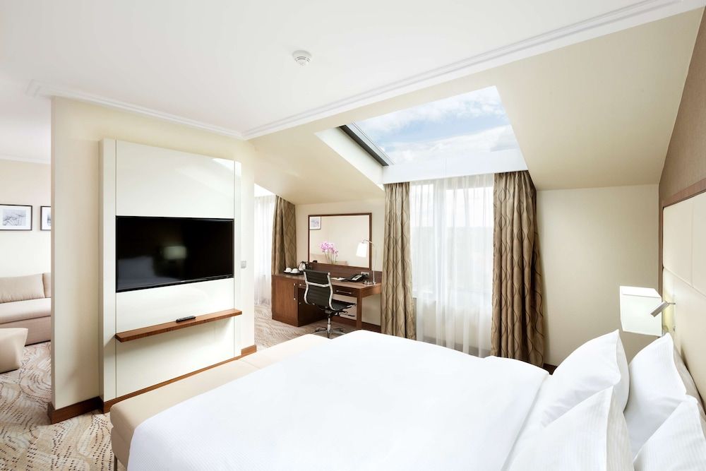 Deluxe Suite, 1 King Bed