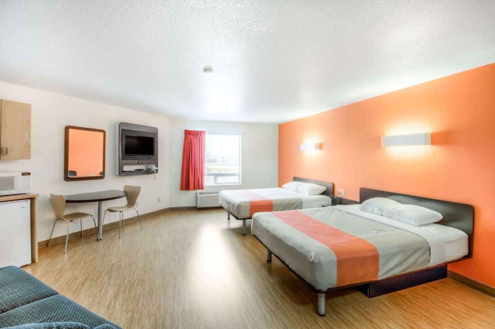 Deluxe Suite, 2 Queen Beds, Non Smoking, Refrigerator & Microwave