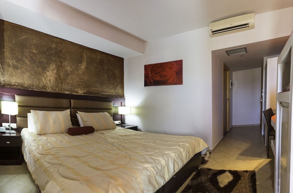 Single Room, City View