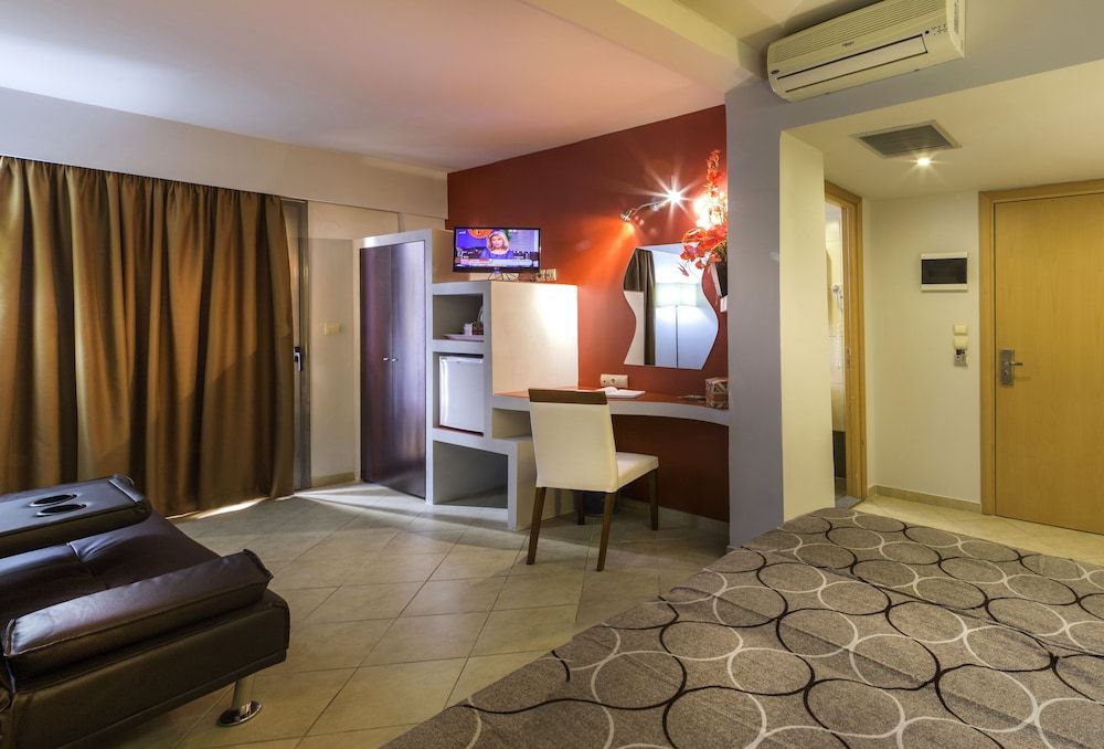 Triple Room, City View