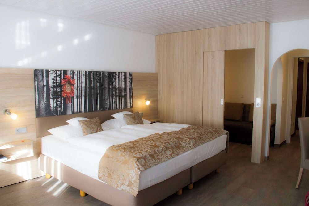 Best Western Plus Hotel Schwarzwald Residenz Family Room, 1 Double Bed with Sofa bed (with Sofabed) 3