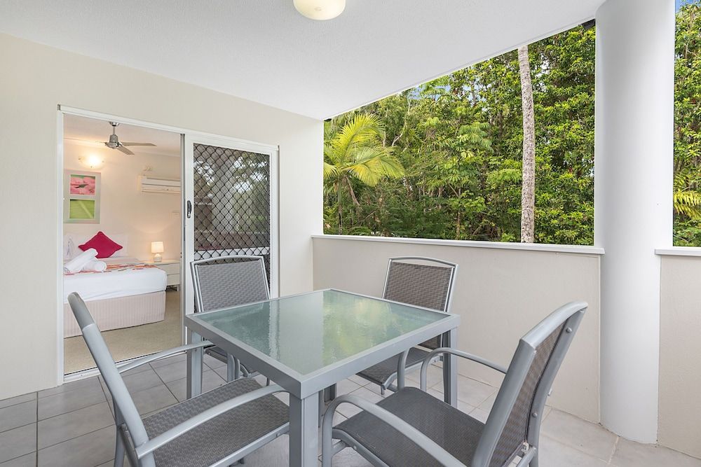 Port Douglas Outrigger Holiday Apartments One Bedroom Apartment 5