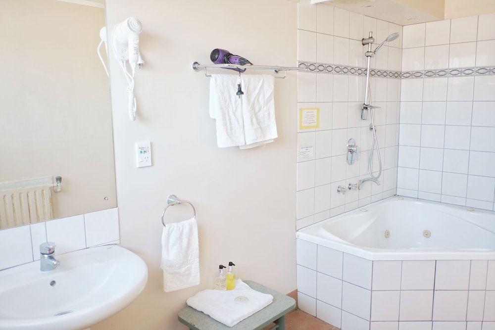 Gateway International Motel Studio With Spa Bath (1Q) 3