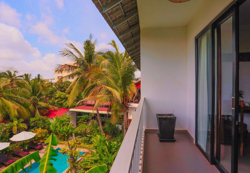Ladear Angkor Boutique Hotel Deluxe Twin balcony with pool view 24