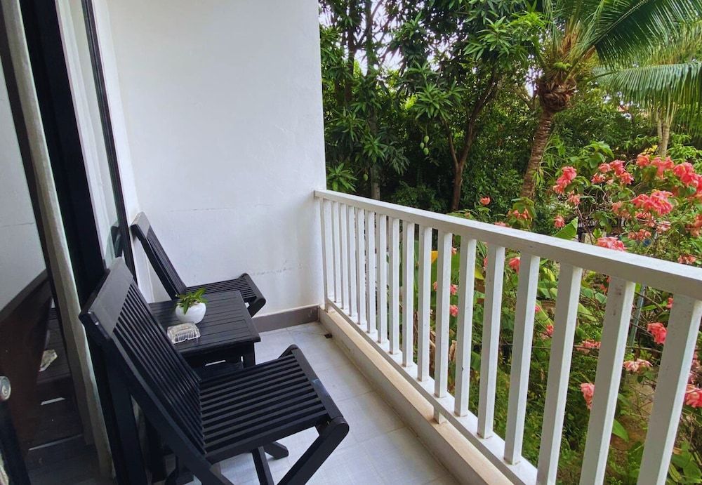 Ladear Angkor Boutique Hotel Deluxe Twin balcony with pool view 13
