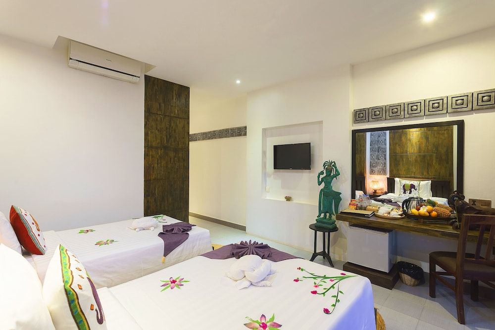 Ladear Angkor Boutique Hotel Deluxe Twin balcony with pool view 8