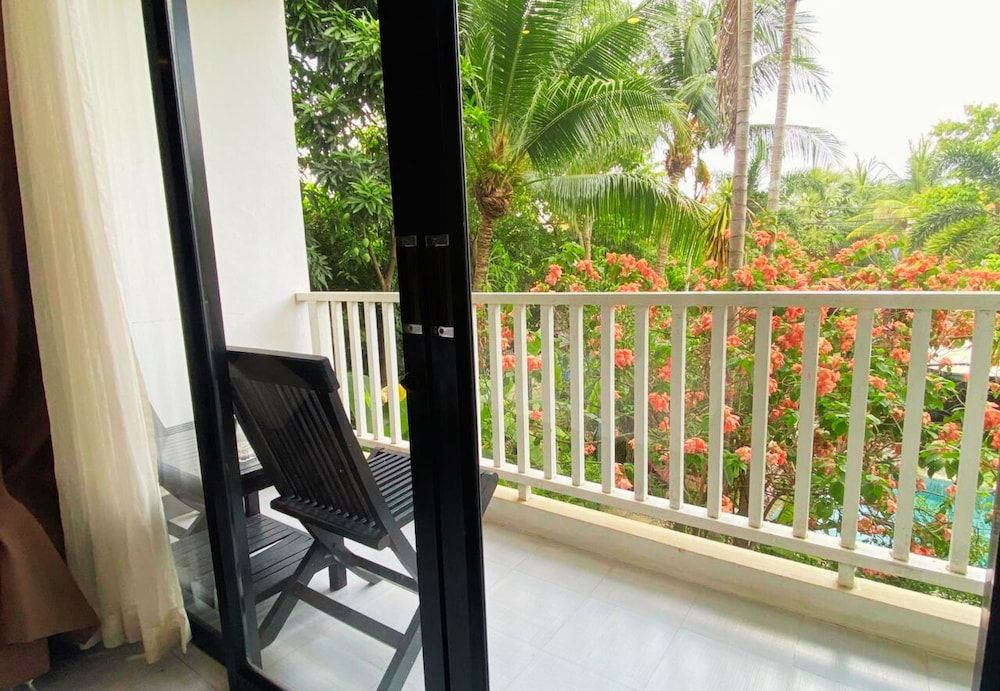 Ladear Angkor Boutique Hotel Deluxe Twin balcony with pool view 18