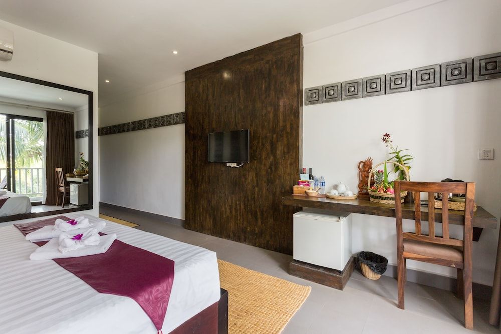 Ladear Angkor Boutique Hotel Deluxe Twin balcony with pool view 9