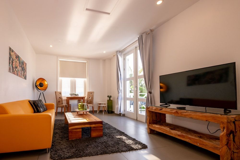 Saint Tropez Boutique Hotel 2 Bedroom Apartment, Balcony 8