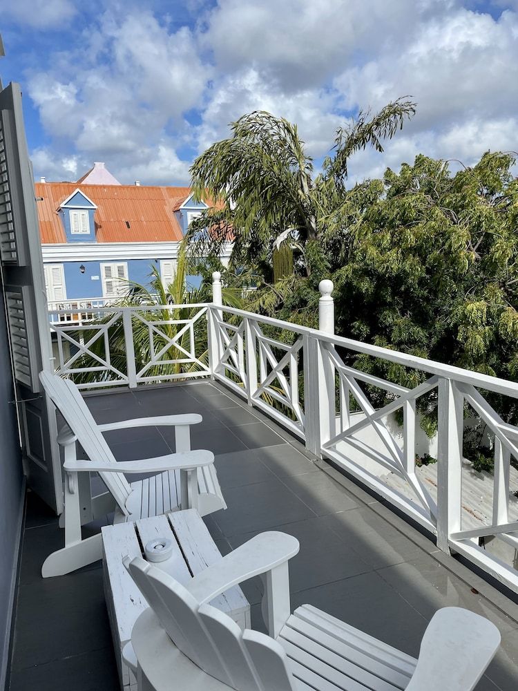 Saint Tropez Boutique Hotel 2 Bedroom Apartment, Balcony 4