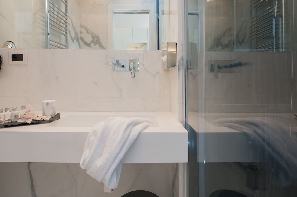 Argentina Residenza Style Hotel Standard Double or Twin Beds (Annex: Via del Sudario, 27) 5