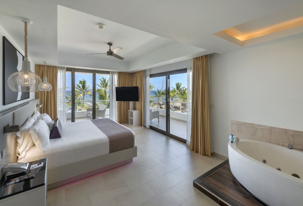 Luxury Presidential Ocean Front Terrace One Bedroom Suite Diamond Club