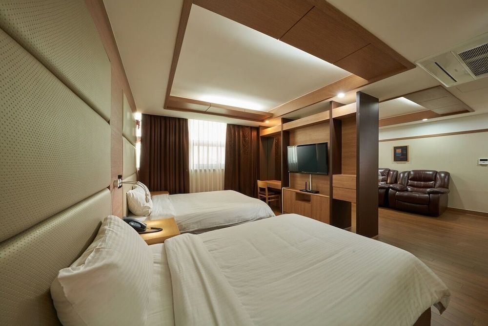 Gyeongju GG Tourist Hotel Suite