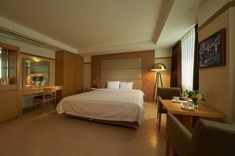 Gyeongju GG Tourist Hotel Deluxe Double Room 2