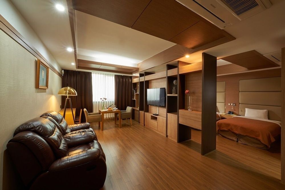 Gyeongju GG Tourist Hotel Royal Suite 3