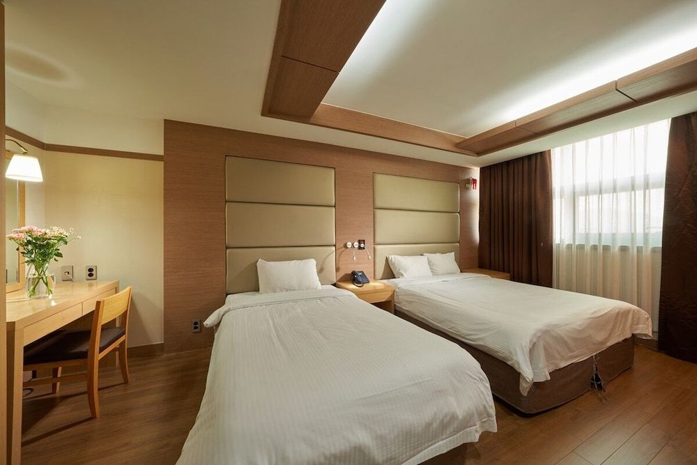 Gyeongju GG Tourist Hotel Suite 2