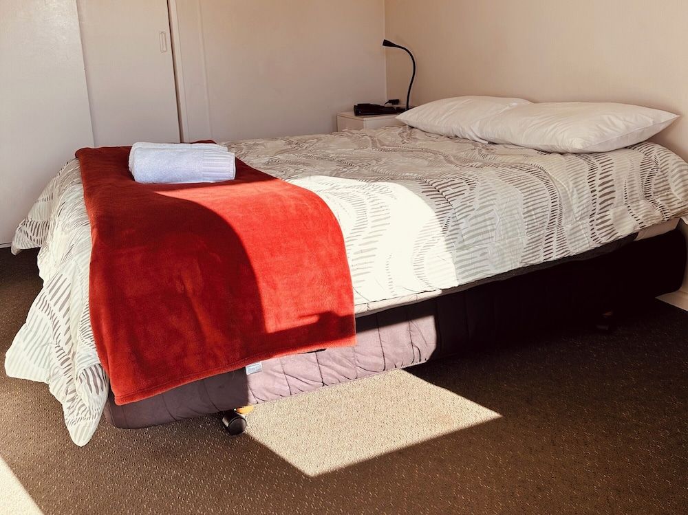 Cherylea Motel Studio 11