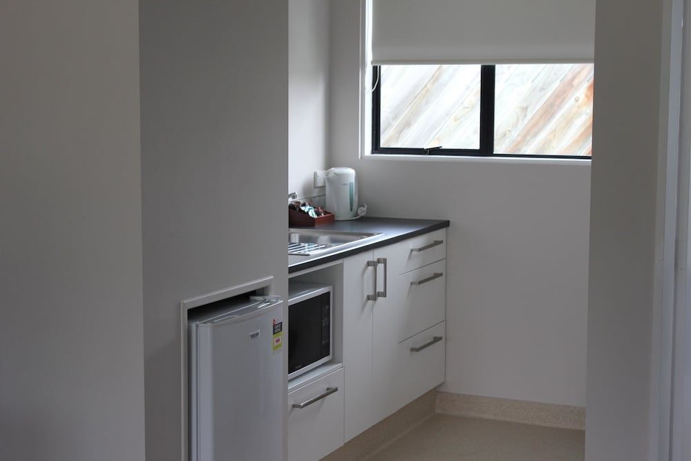 Cherylea Motel Studio 19