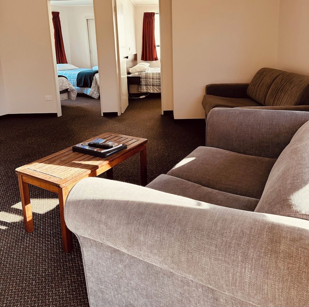 Cherylea Motel Two Bedroom Suite 7