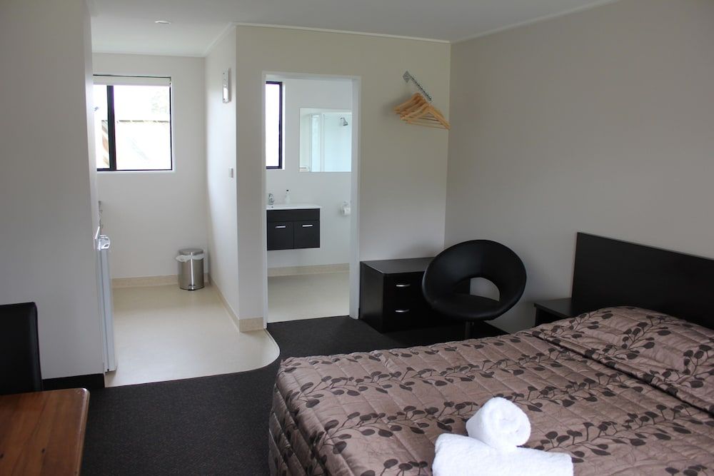 Cherylea Motel Studio 7