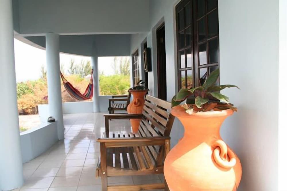 Idlers' Rest Beach Hotel