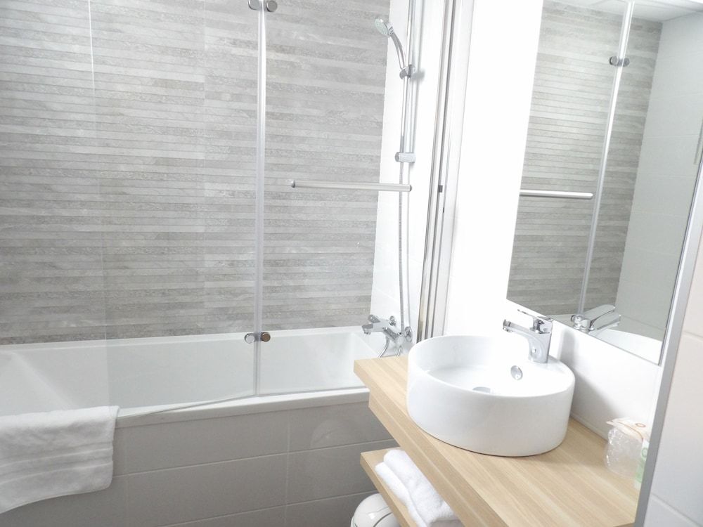 Best Western Hotel De Paris Comfort Room, 1 Queen Bed, Non Smoking (Twin bed on request) 5