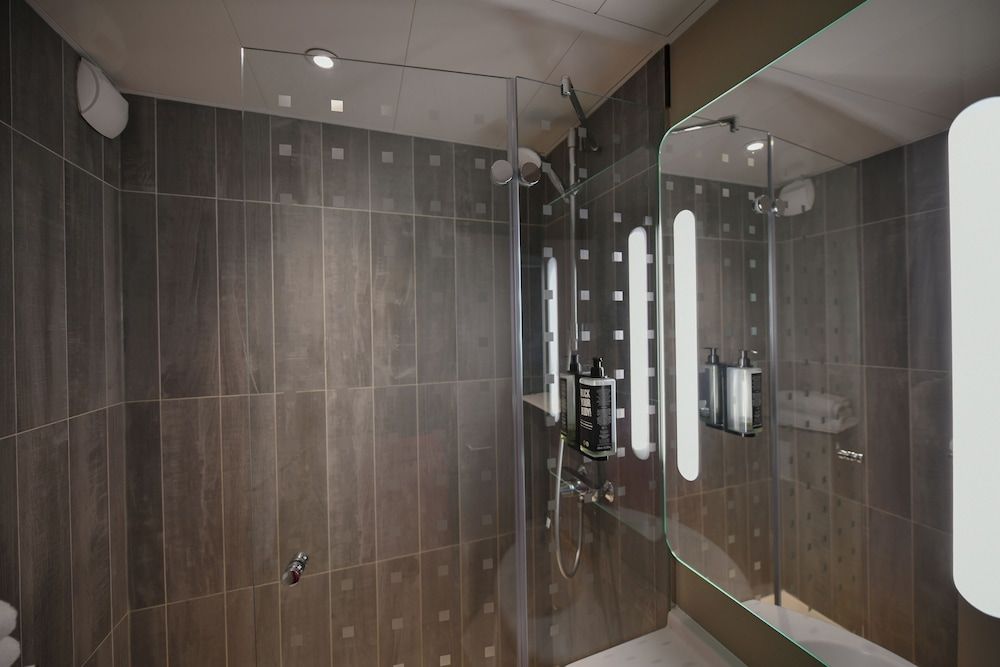 Ibis Paris Canal Saint Martin Standard Double Room, 1 Double Bed 8