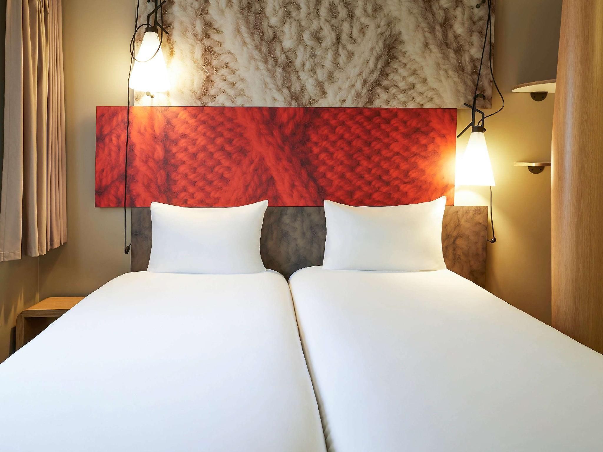 Standard Room with two single beds