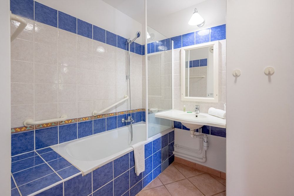 Résidence Pierre & Vacances Le Hameau de la Pinède Studio 4 personnes - 1 coin nuit - Terrasse ou balcon - Climatisé 4