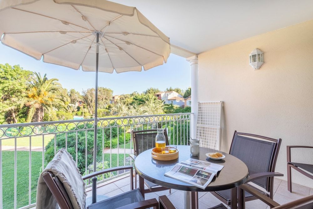 Apartment 5 people - 1 bedroom - Terrace or balcony - Pool view - Air conditioned Renovated