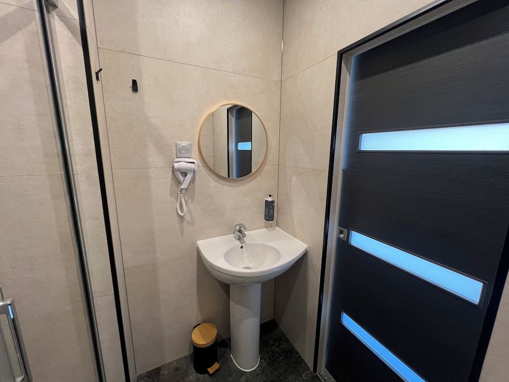 Brit Hôtel du Parc Niort Centre - Parking gratuit Superior Double Room 6