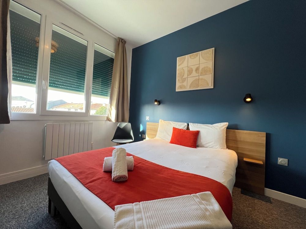 Brit Hôtel du Parc Niort Centre - Parking gratuit Standard Double Room 2