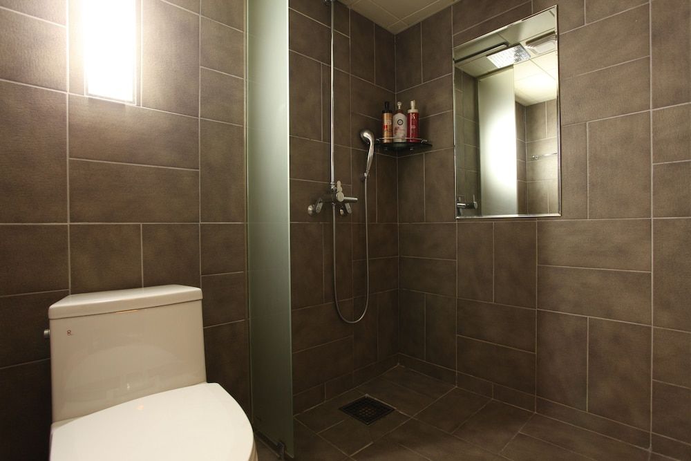 Zip Hotel Standard Double Room 7