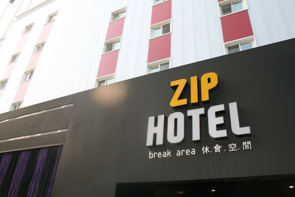 undefined Zip Hotel 5