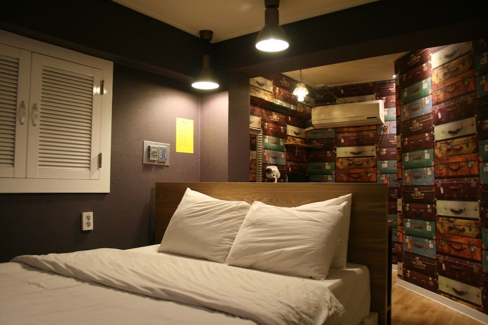 Zip Hotel Standard Double Room 5