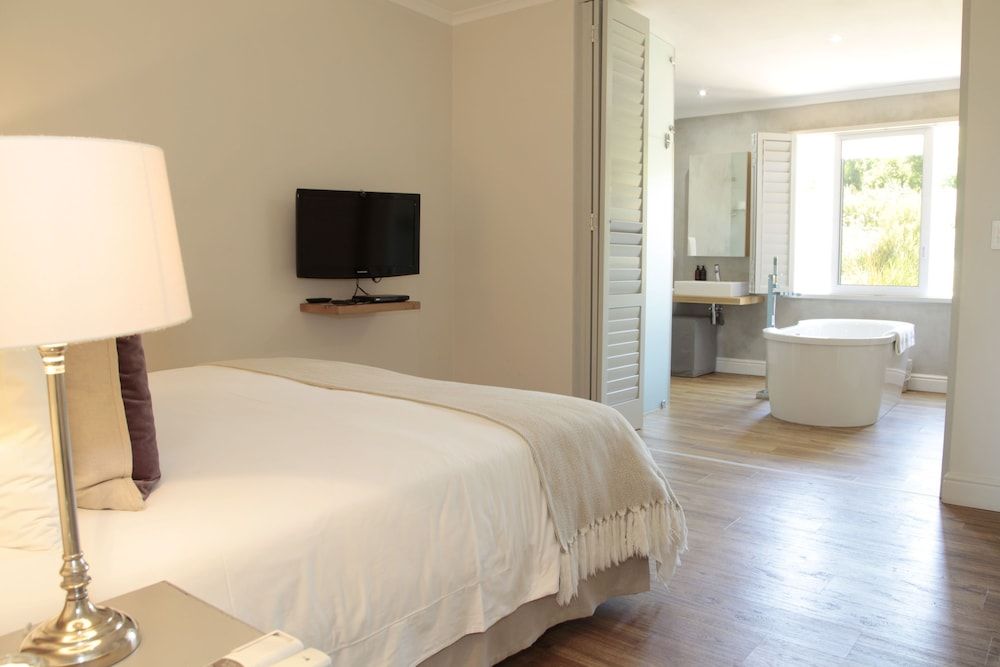 Angala Boutique Hotel Deluxe Room 4