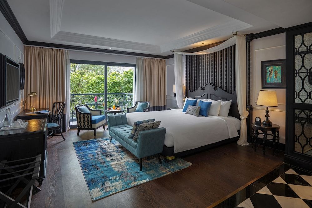 Aira Boutique Hanoi Hotel & Spa Executive Suite, Balcony 3