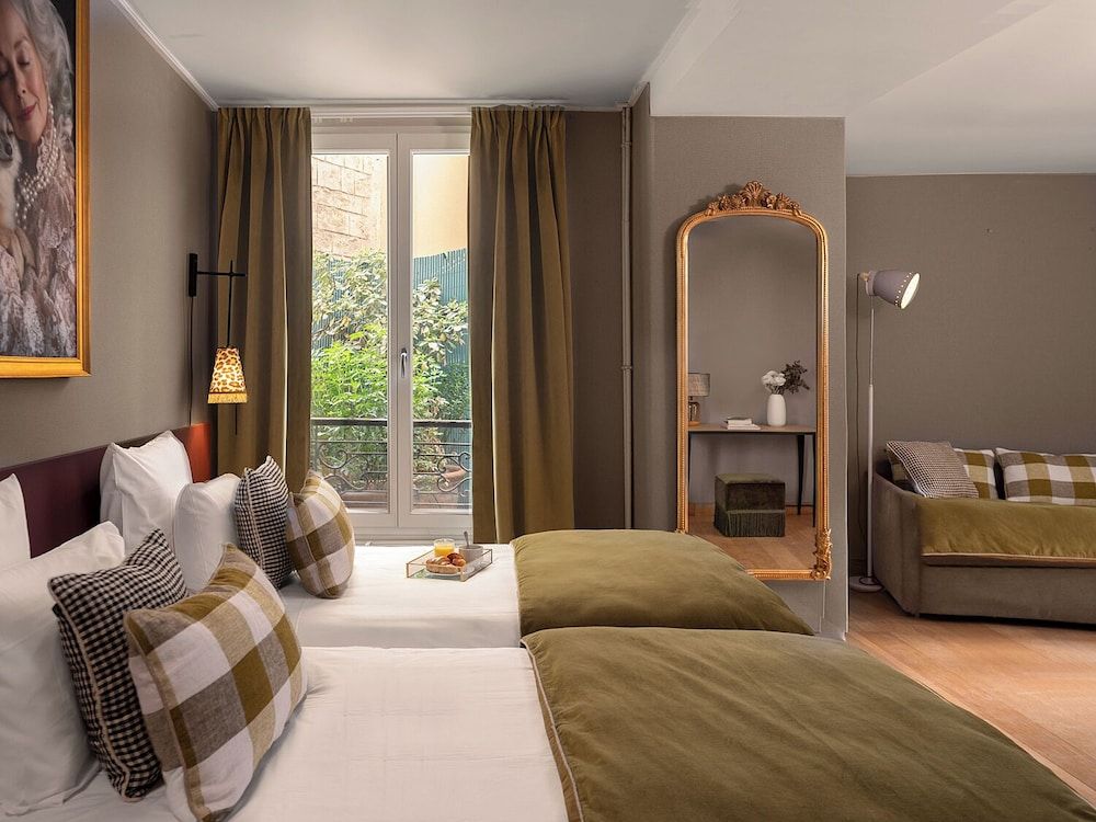 undefined Hotel Zélie Champs-Elysées 2