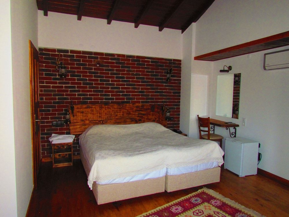 Amazon Petite Palace Classic Room