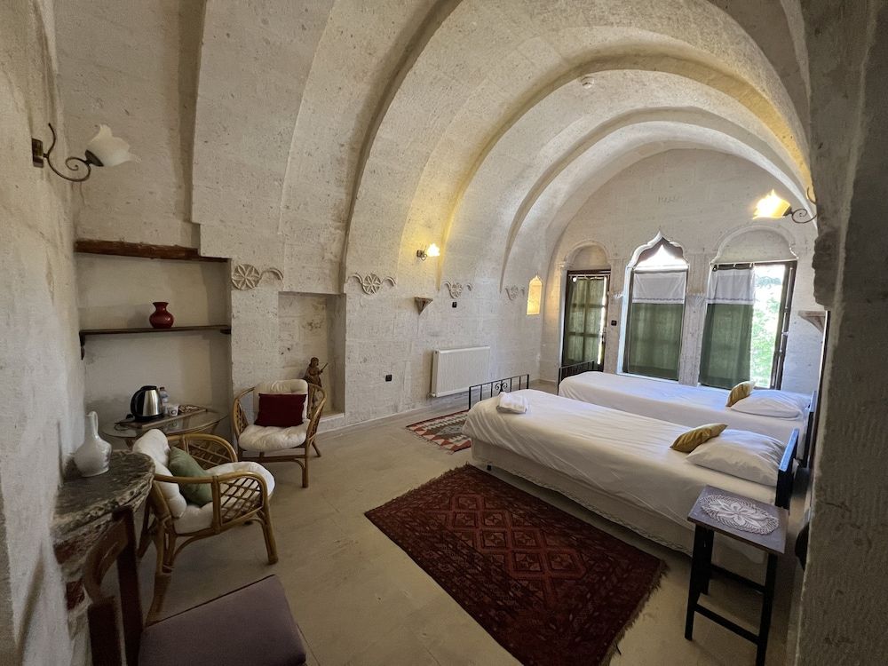 El Puente Cave Hotel Family Quadruple Room 4