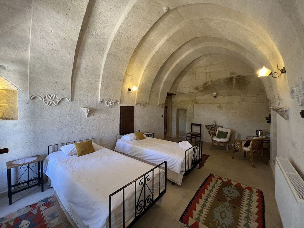 El Puente Cave Hotel Family Quadruple Room 7