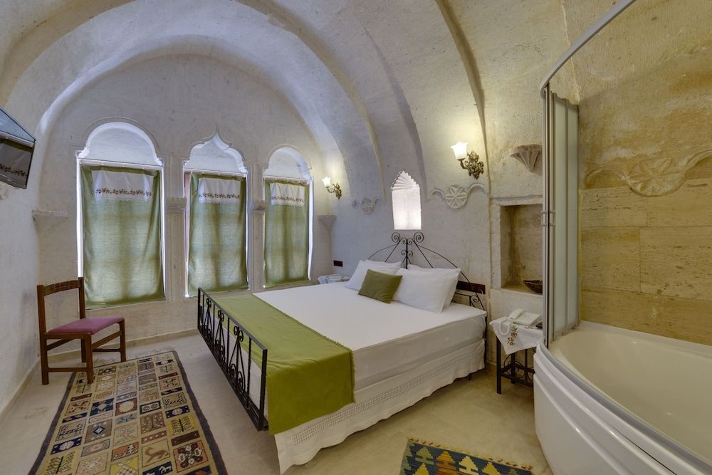 El Puente Cave Hotel Family Quadruple Room 9